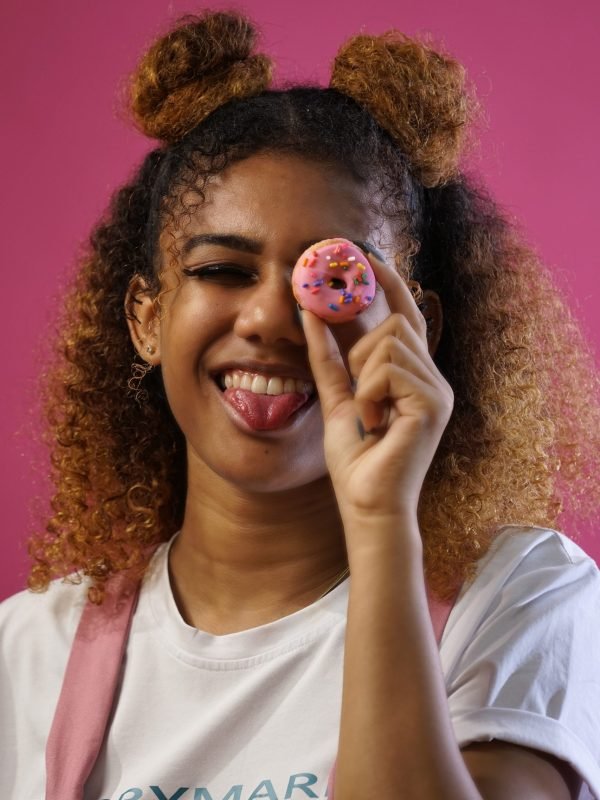 Raisa Happy Eating DOnut